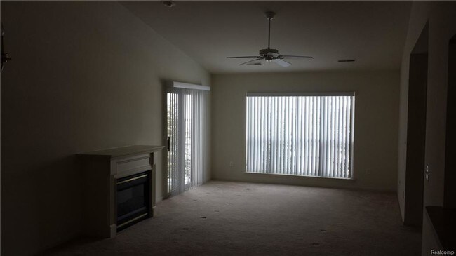 Building Photo - 16695 Carriage Way