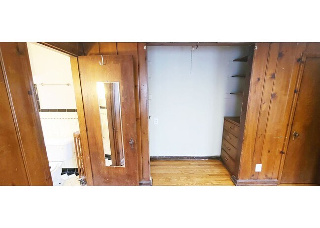 Interior Photo - 960 Ludlow Ave