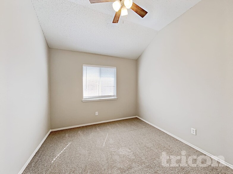 Building Photo - 1703 Ash Ln