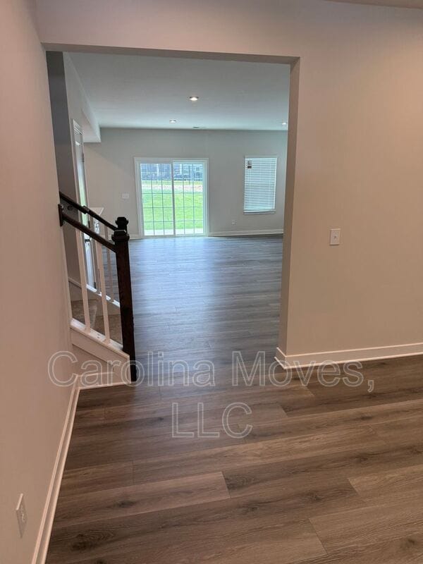 Building Photo - 7071 Glass Ct