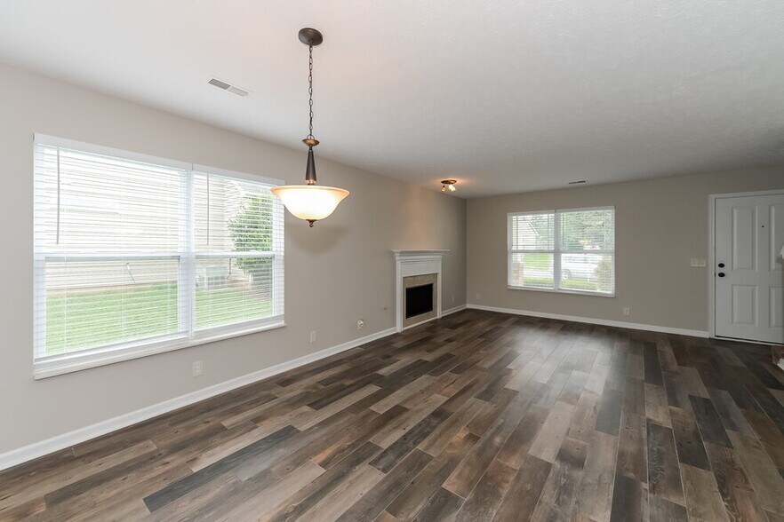 Building Photo - 1704 Stone Hollow Ct
