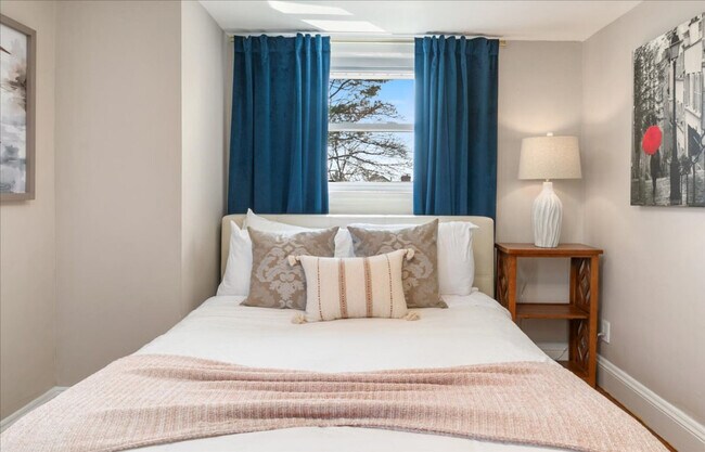 Building Photo - 17 Cedar Terrace