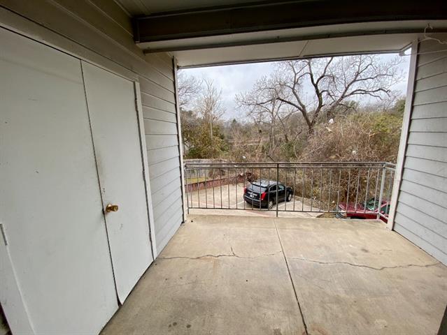 Building Photo - 9823 Summerwood Cir