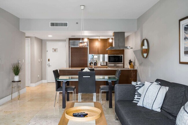 Building Photo - 485 Brickell Ave