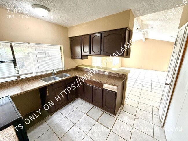 Building Photo - 7107 Oldham-