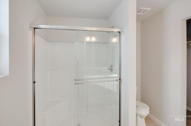Building Photo - 5820 W Striker Ln