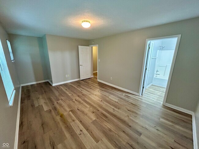 Building Photo - 3039 Armory Dr