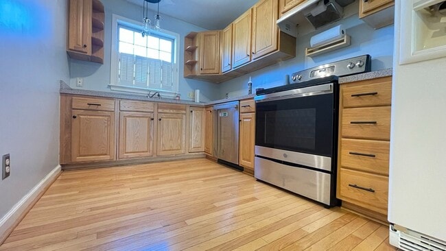 Primary Photo - 19 Hawthorne Dr