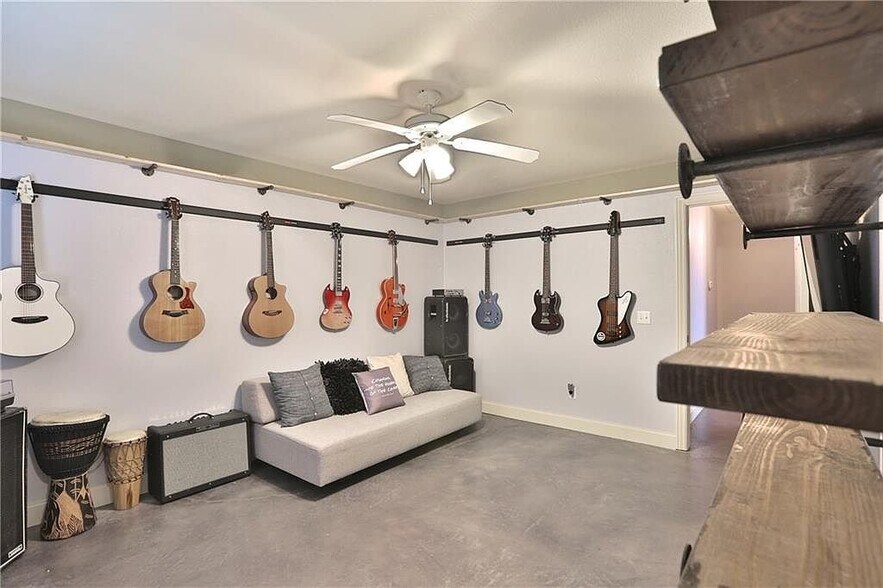 Building Photo - 1210 Medway Ln