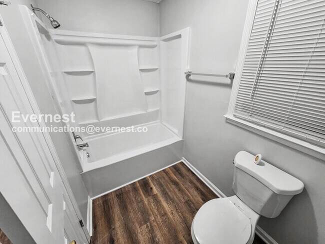 Building Photo - 624 Cannon Dr