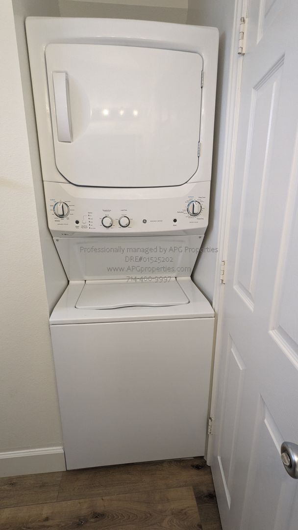 Building Photo - 7704 Elmdale Way