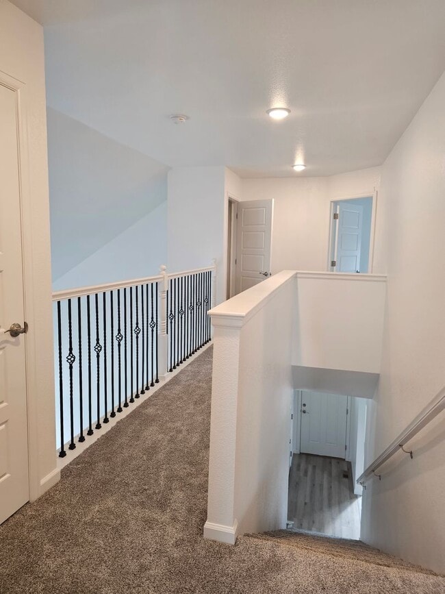 Building Photo - 901 Sonata Lane