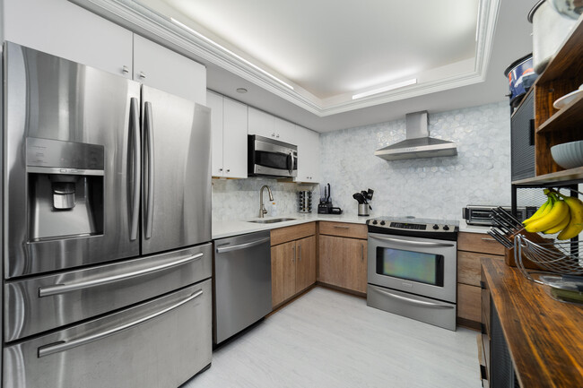 Building Photo - 4101 N Ocean Blvd