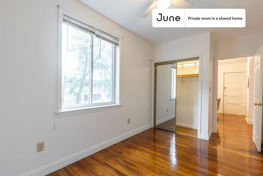 Building Photo - Room in Shared 4 bed/2 bath home