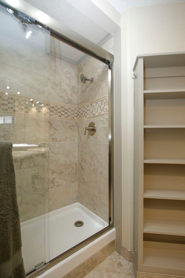 Building Photo - 19518 Gladewater Dr