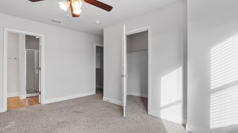 Building Photo - 7479 Shadow Lake Dr