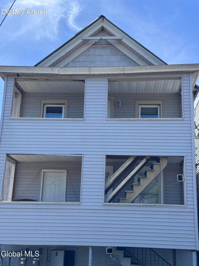 Building Photo - 10 Grace St