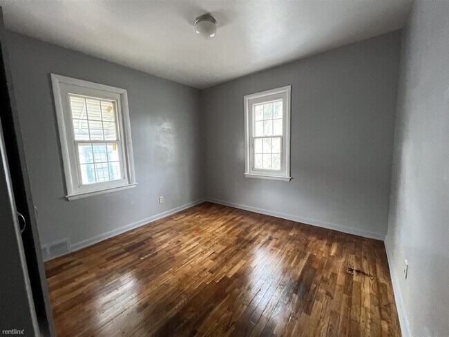 Building Photo - 3 br, 1 bath House - 964 Barney Ave