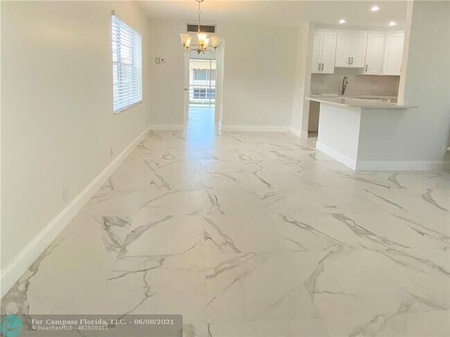 Building Photo - 954 Normandy Trail