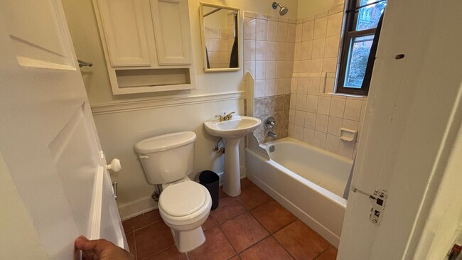 Building Photo - Lovely 1 BR/1 BA Condo in Georgetown!