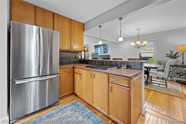 Building Photo - 758 Chester St