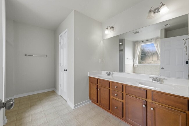 Building Photo - 22030 Lake Jordan Dr