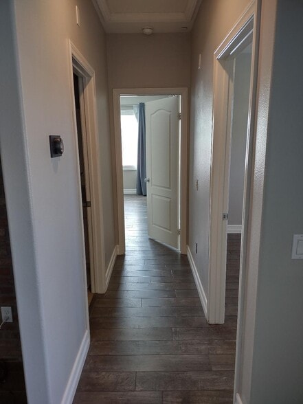 Building Photo - 982 Sweetbriar Ln