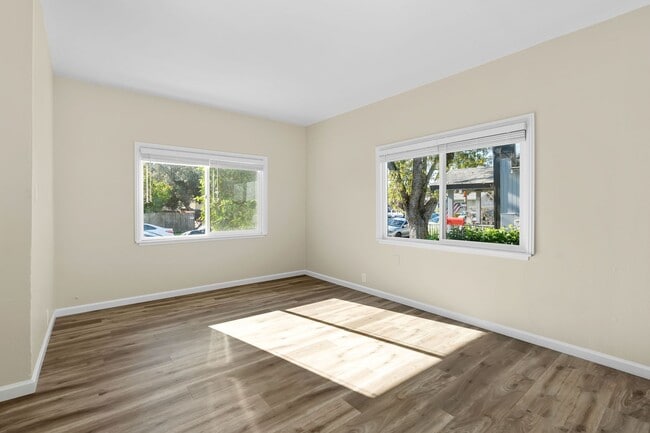 Building Photo - Welcoming 3-Bedroom, 1-Bath Single-Family Home