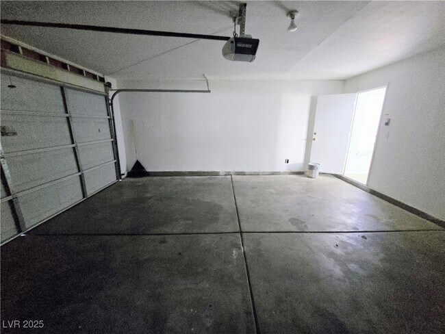 Building Photo - 5797 Cedar Ave