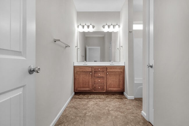 Building Photo - 116 Matt Blvd