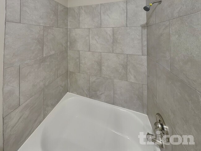 Building Photo - 1108 Fountainhead Dr