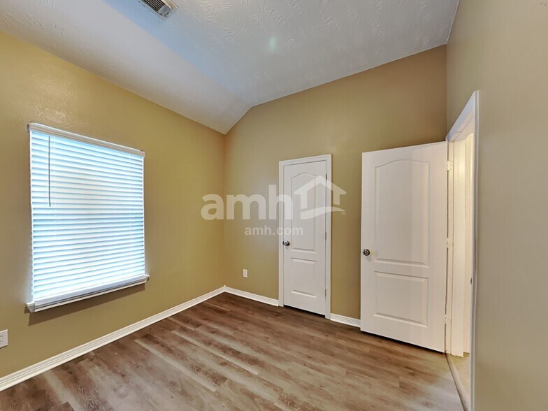 Building Photo - 2315 Perkins Crossing Dr