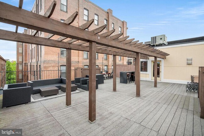 Building Photo - 1354 Euclid St NW