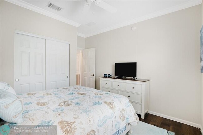 Building Photo - 423 E Intercoastal Dr