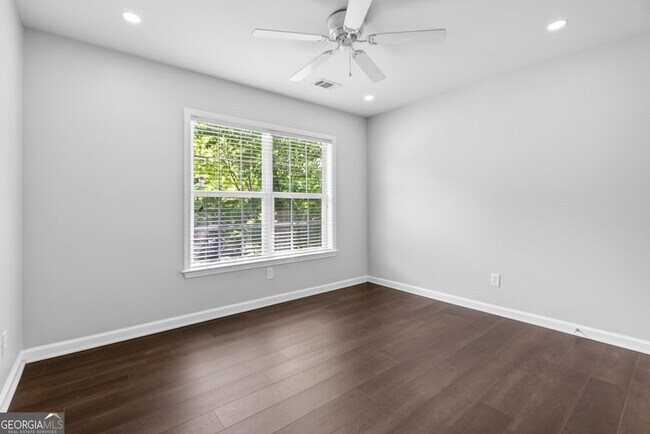 Building Photo - 28 Stonehenge Ct