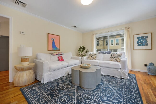 Building Photo - 318 Pine Creek Ave