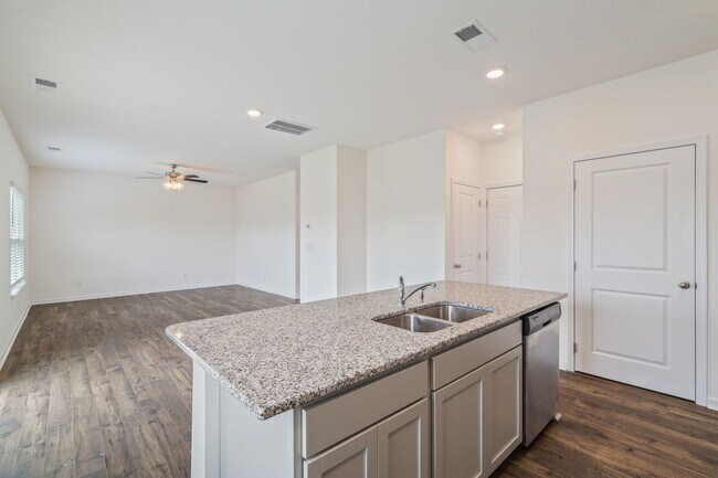 Building Photo - 116 Kaley Ln