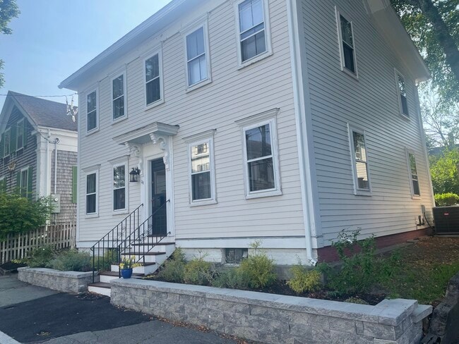 Primary Photo - 30 Charles St