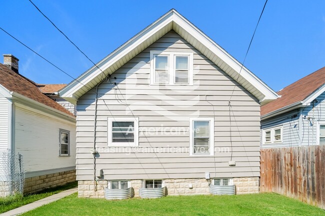 Building Photo - 4668 N 41st St