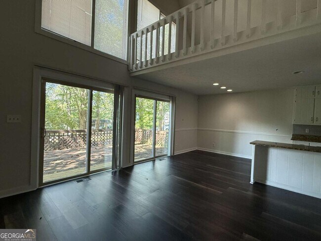 Building Photo - 8439 Lake Dr