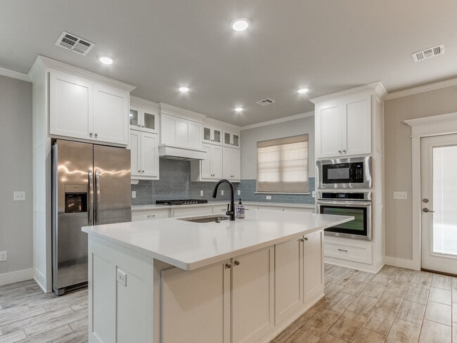 Building Photo - 6322 NW 178th Ter