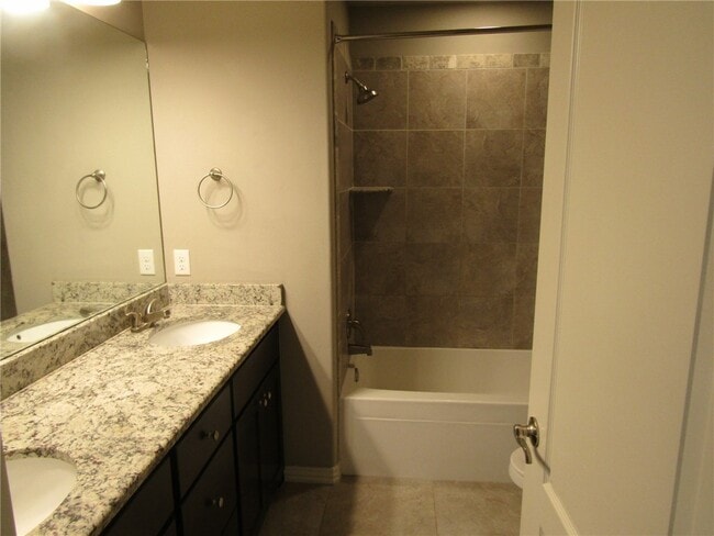 Building Photo - 4200 SW Rhinestone Blvd