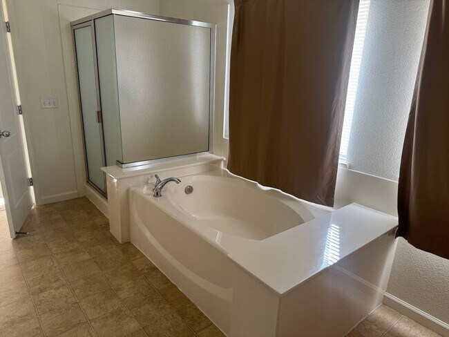 Building Photo - 2519 Withrow Ln