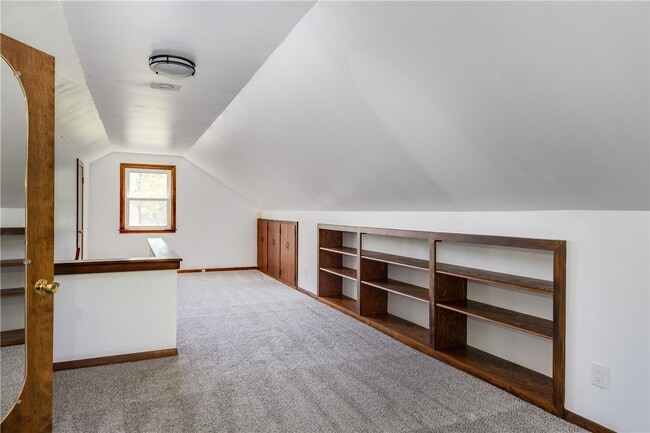 Building Photo - 578 Victory Hwy