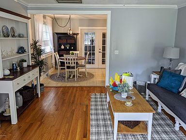 Building Photo - Cozy 1-Bedroom, 2-Bath Home in Beautiful B...