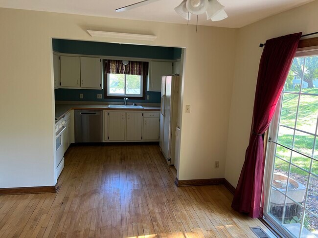 Dining Room facing kitchen - 2015 Kilps Dr