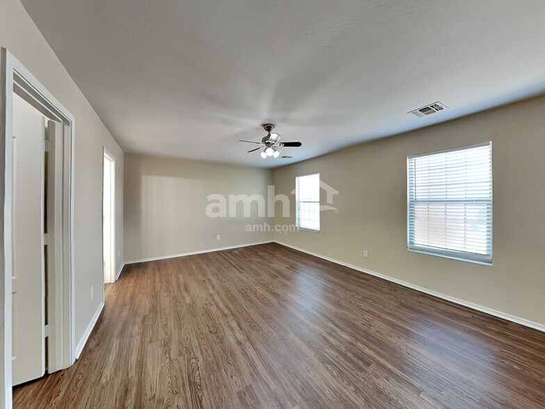 Building Photo - 8506 W Miami St