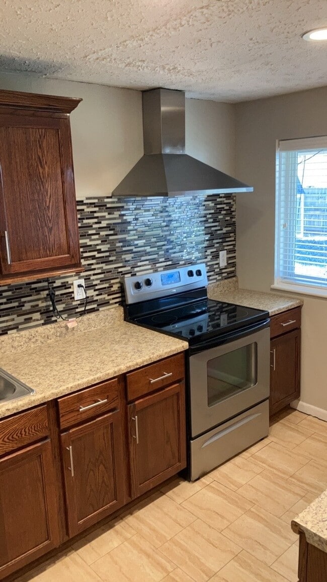 Building Photo - 6045 Ansbury Dr