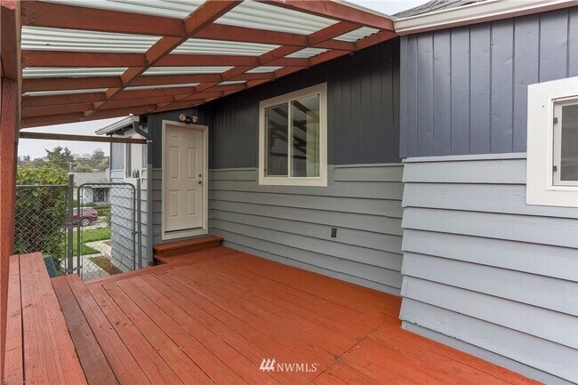 Building Photo - 4722 47th Ave SW