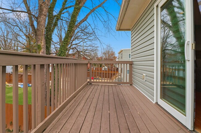 Building Photo - 30 Longfellow St NE